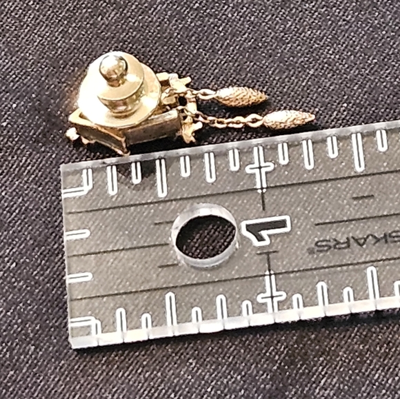Avon Cuckoo Clock Pin - Picture 4 of 5